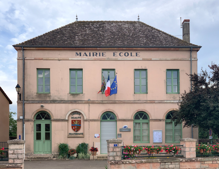 community meeting hall france